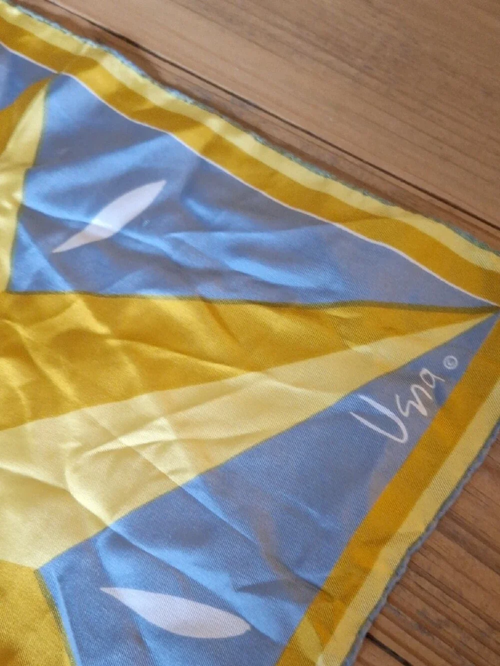 N/A bold yellow